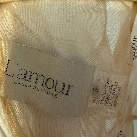 NWT L’amour Claudia White Lace Plunge Neckline Wedding Dress with Slit Size 6 - Picture 11 of 16